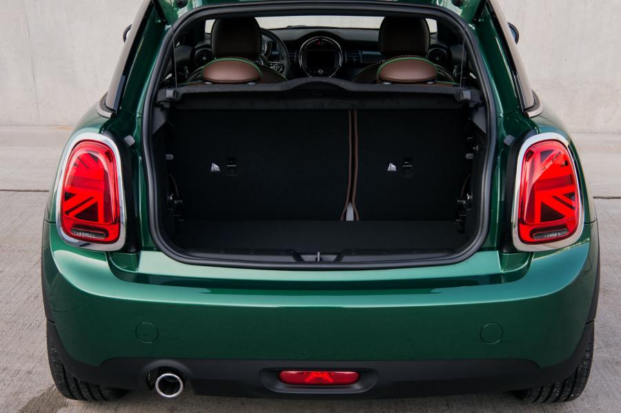 Багажник Mini Cooper 60 Years Edition (F56) 2019 года  (WW) (фото 97 из 189)